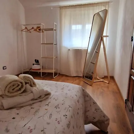 アパート Il Rifugio Di Claudia オヴィンドリ